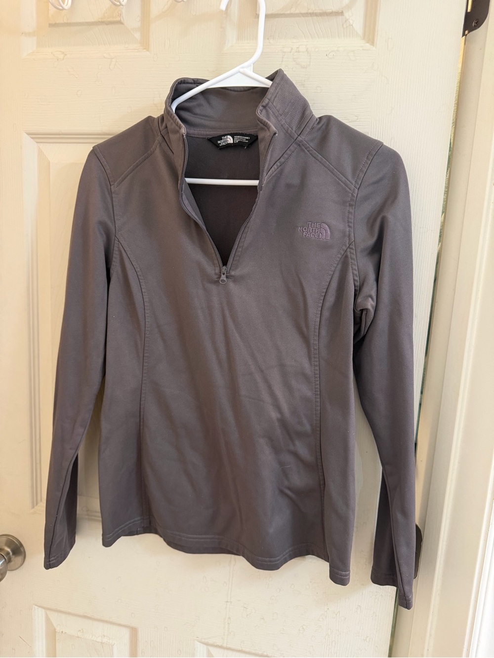 The North Face Women's Gray Quarter-Zip Performance Pullover